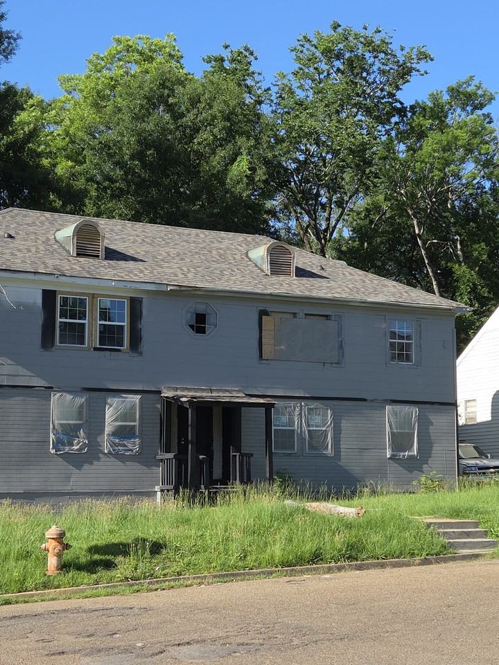 1205 Lawnview Place - Photo 3 of 3