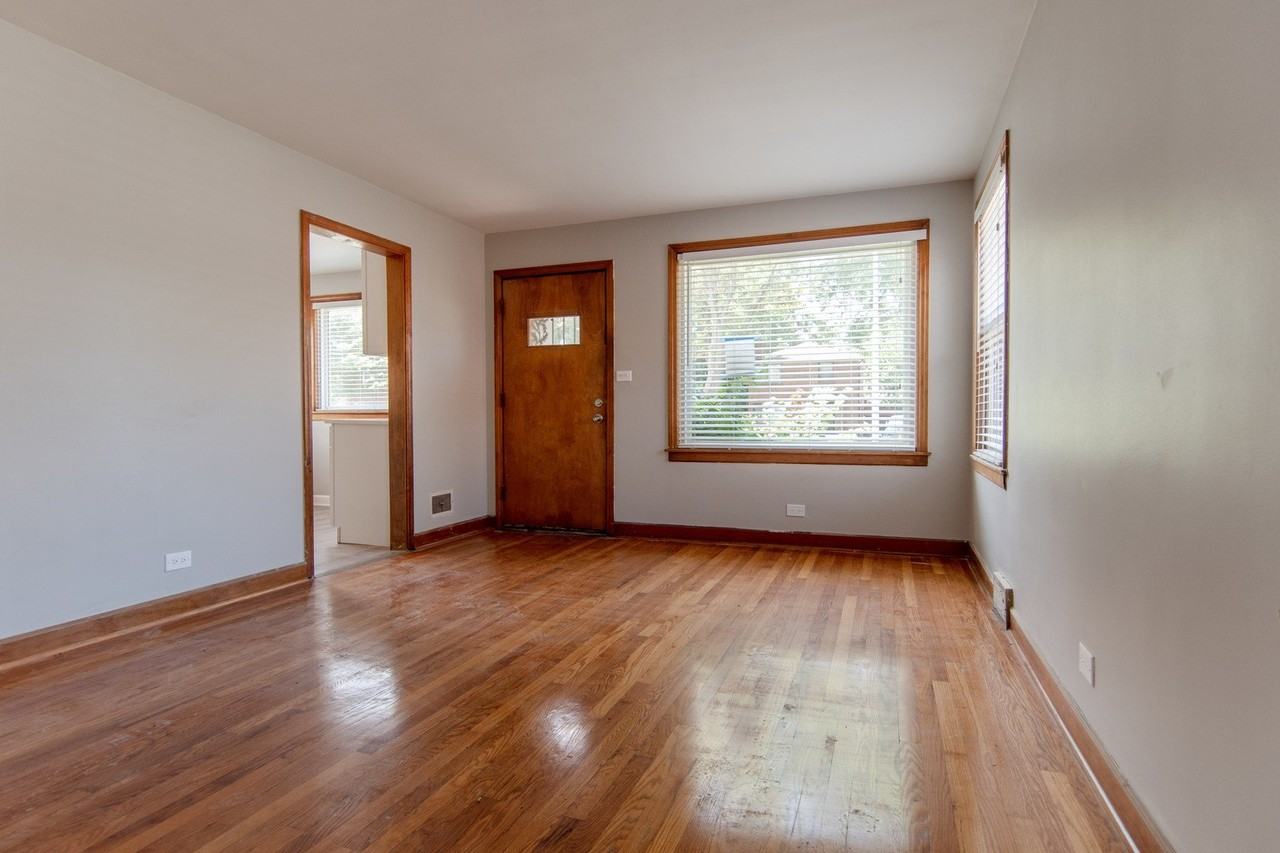 301 Bohland Ave - Photo 5 of 34