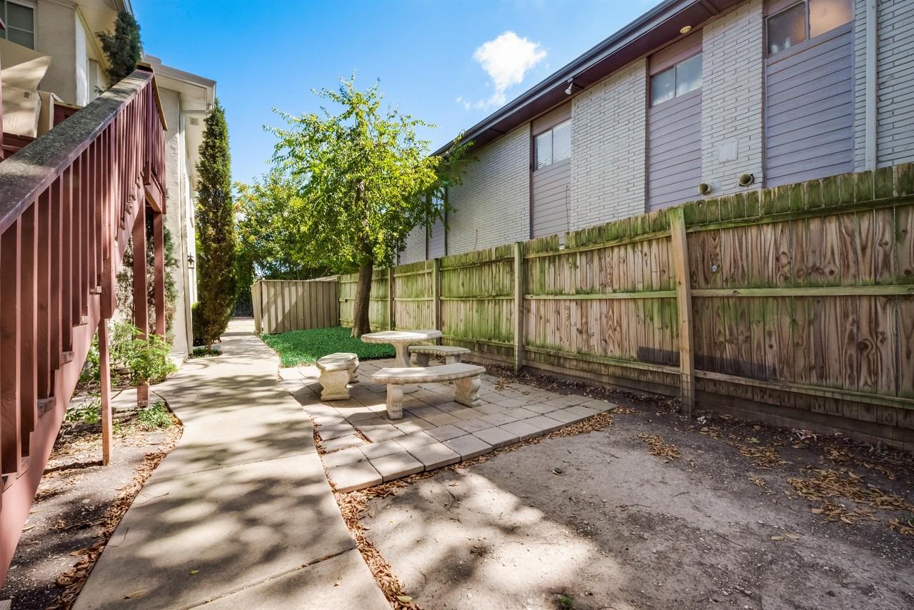 1508 PEAK 8 Studios - Photo 2 of 24