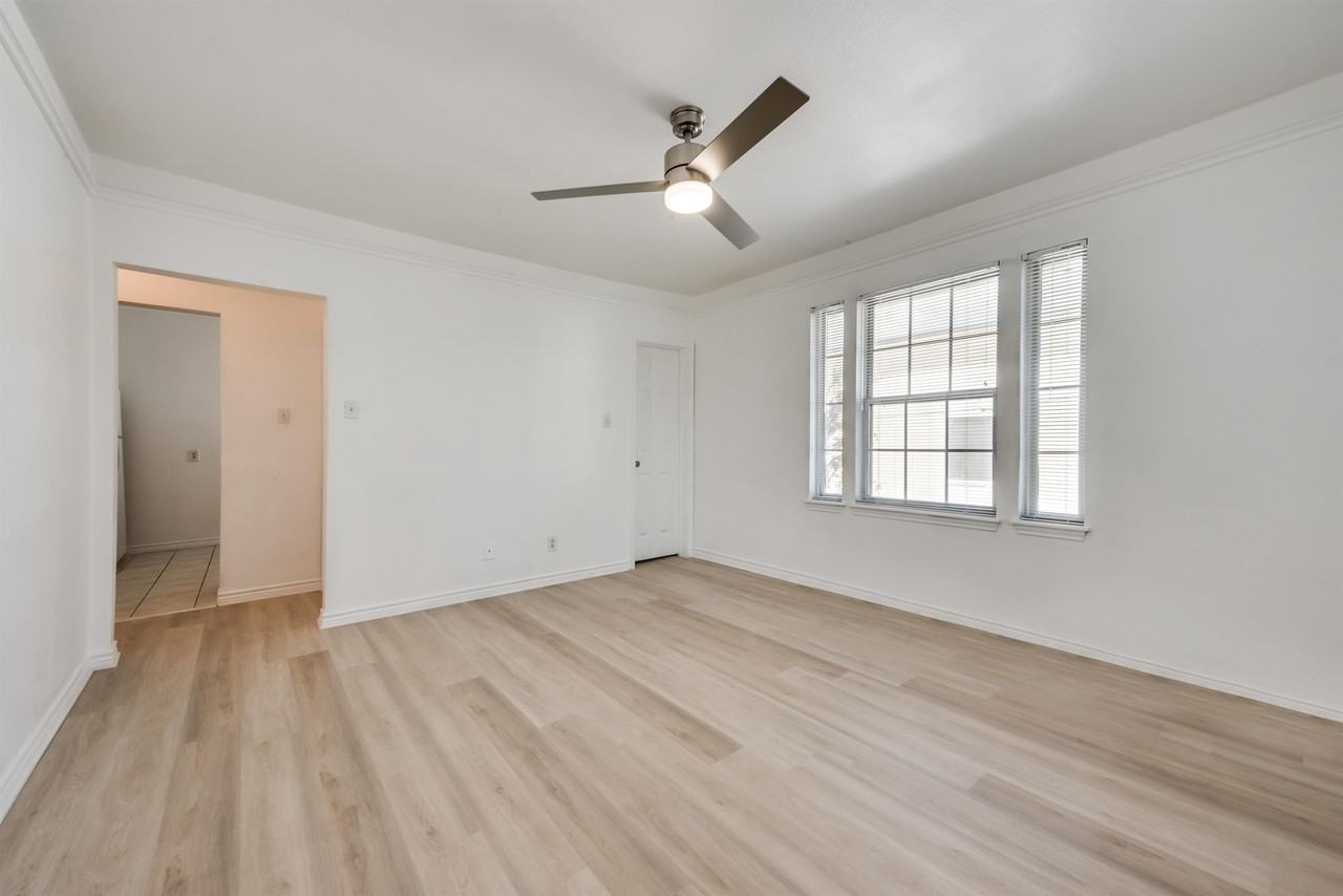 1508 PEAK 8 Studios - Photo 3 of 24