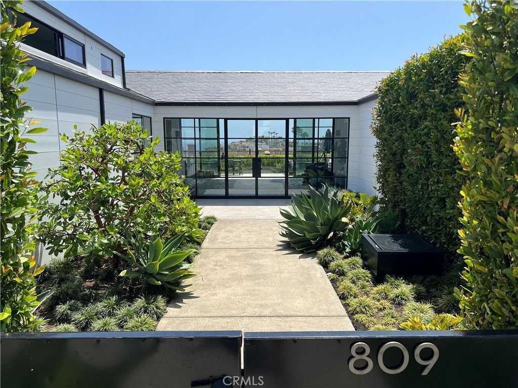 809 Emerald Bay - Photo 4 of 31