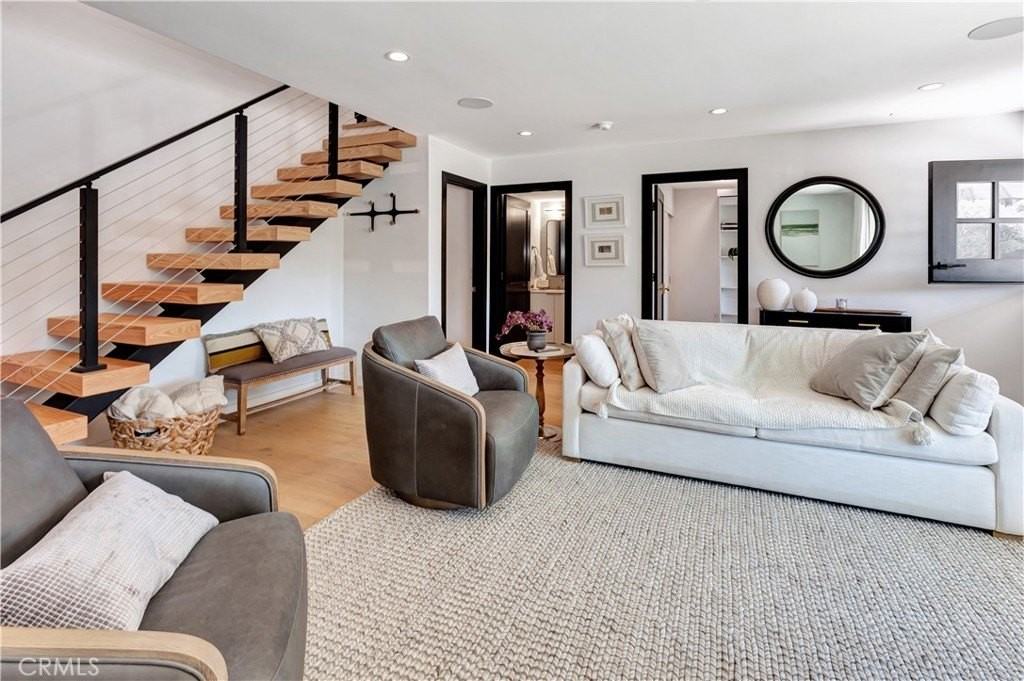 418 E 16th St - Photo 5 of 28