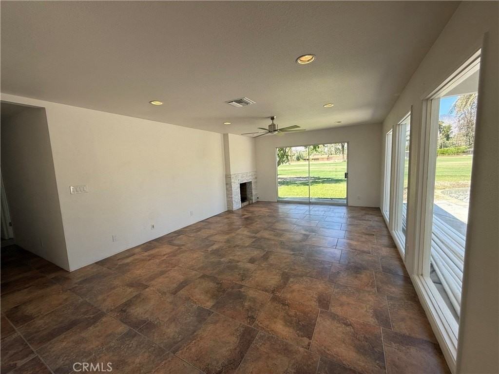 2217 S Bobolink Ln - Photo 5 of 45