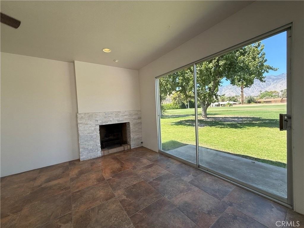 2217 S Bobolink Ln - Photo 6 of 45