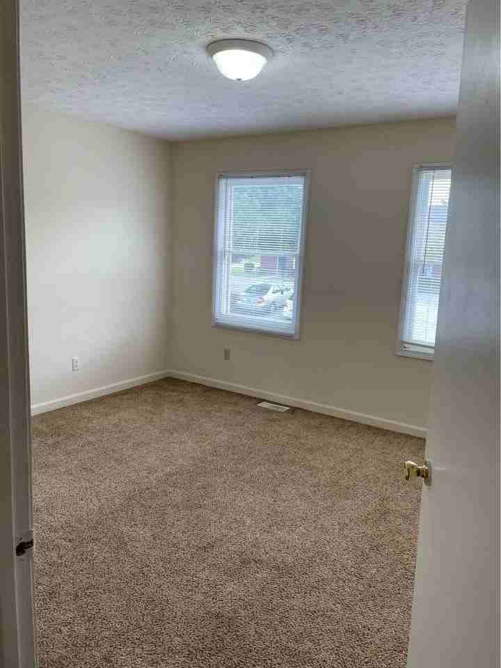 120 Alycia Drive - Photo 7 of 9