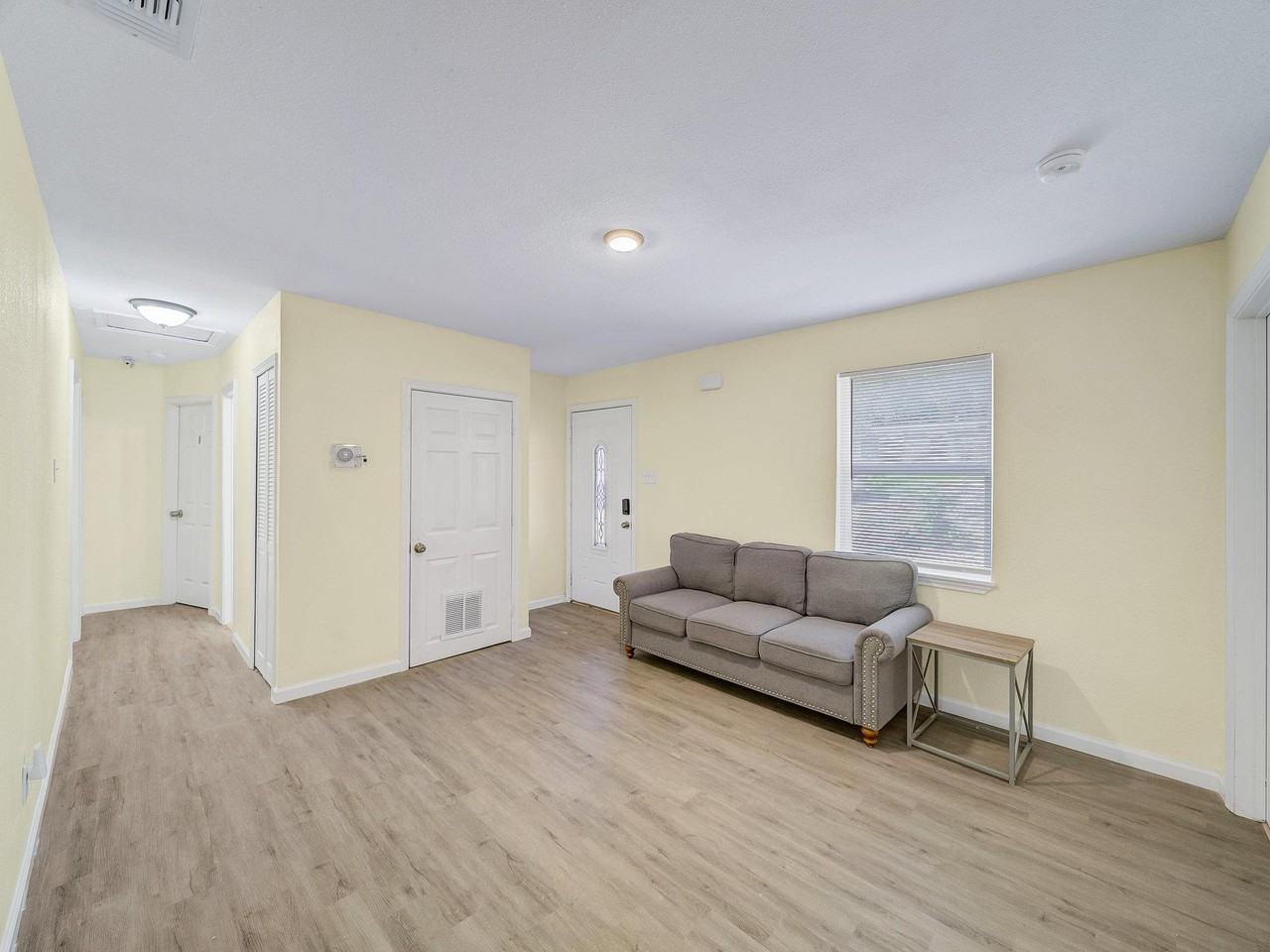 Vel Dr - Photo 2 of 13