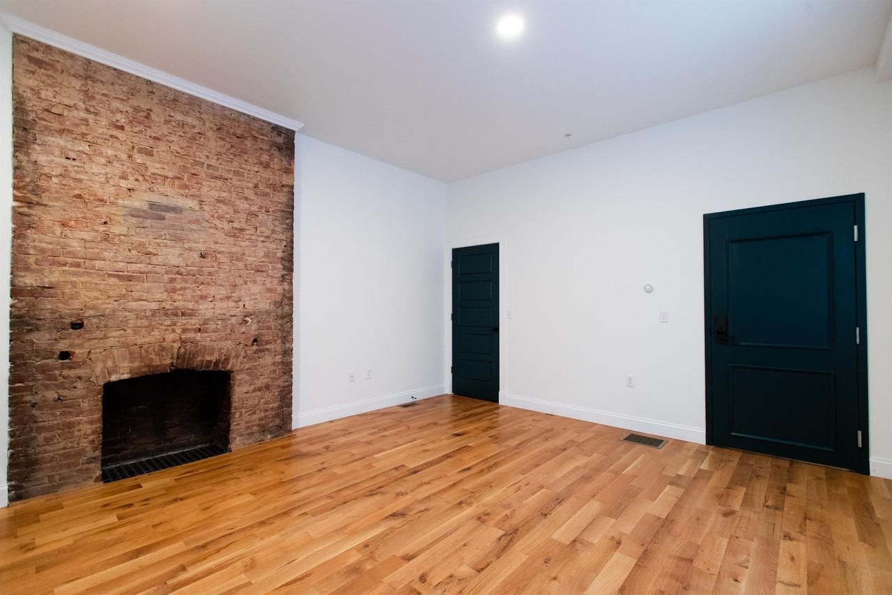 4406 & 226 LLC - Photo 3 of 18