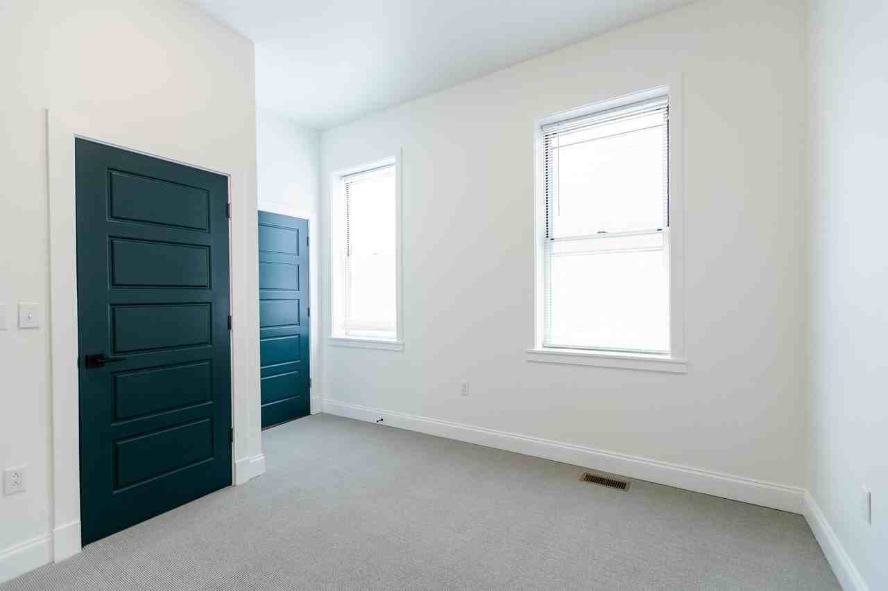 4406 & 226 LLC - Photo 6 of 18