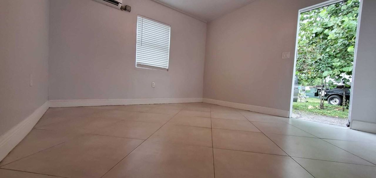 103-107 NW 7 AVENUE - Photo 4 of 27