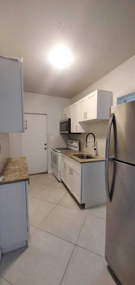 103-107 NW 7 AVENUE - Photo 5 of 27