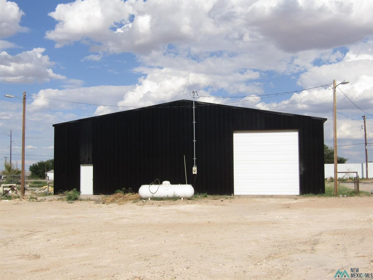 2101 N Roselawn Ave - Photo 3 of 6