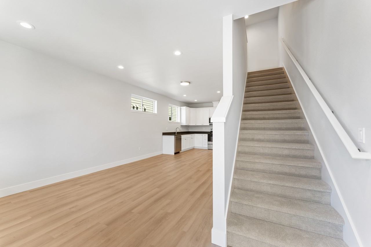 930-936 Molalla Avenue - Photo 2 of 21