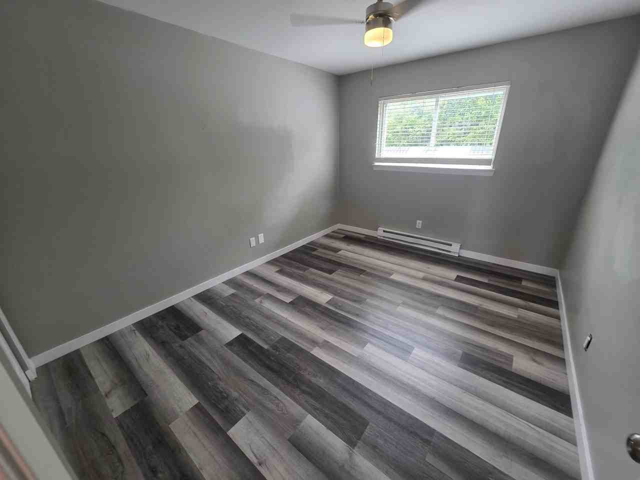 Lux of Sag - Photo 4 of 14