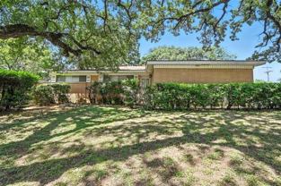 1502 Westcrest Dr - Photo 1 of 1