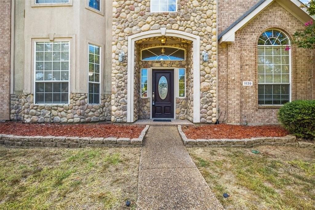 1839 Emerald Bay Drive - Photo 3 of 31