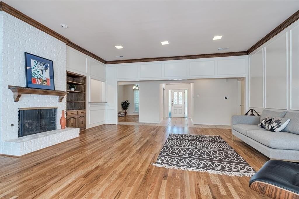 6315 Brook Lake Dr - Photo 3 of 32