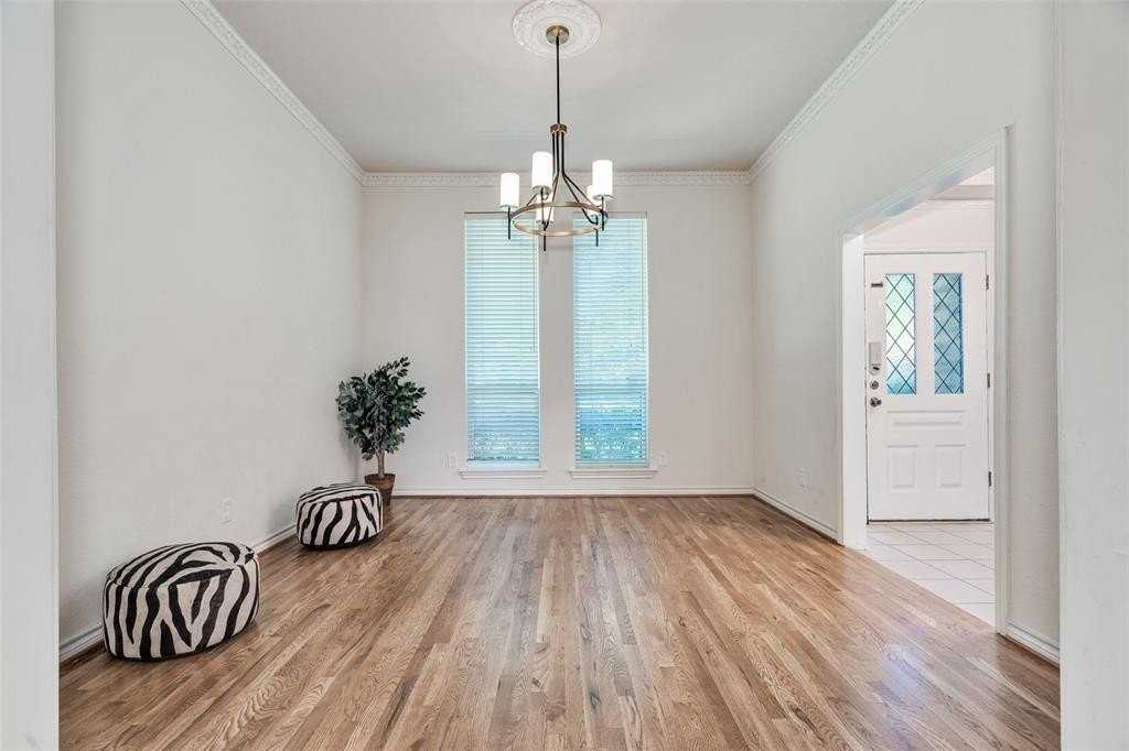 6315 Brook Lake Dr - Photo 7 of 32