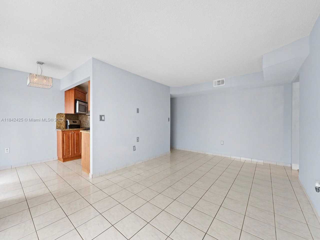 1820 W 53rd St - Photo 3 of 8