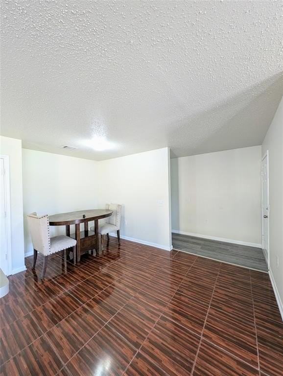 240 Crowfoot Dr - Photo 6 of 31