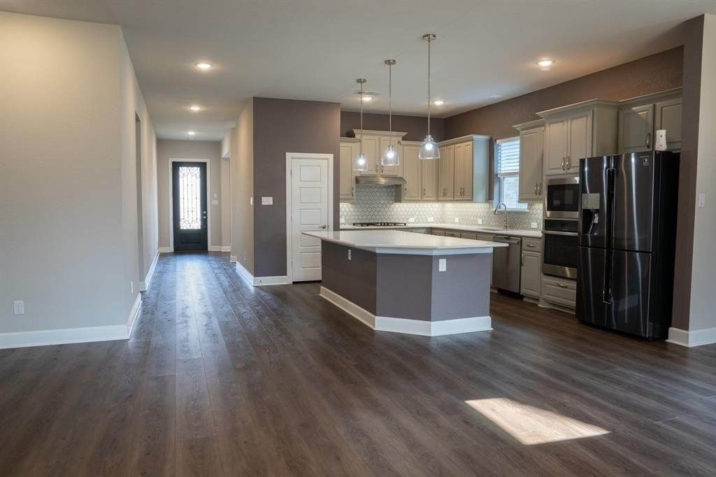 2441 Lazy Dog Ln - Photo 3 of 40