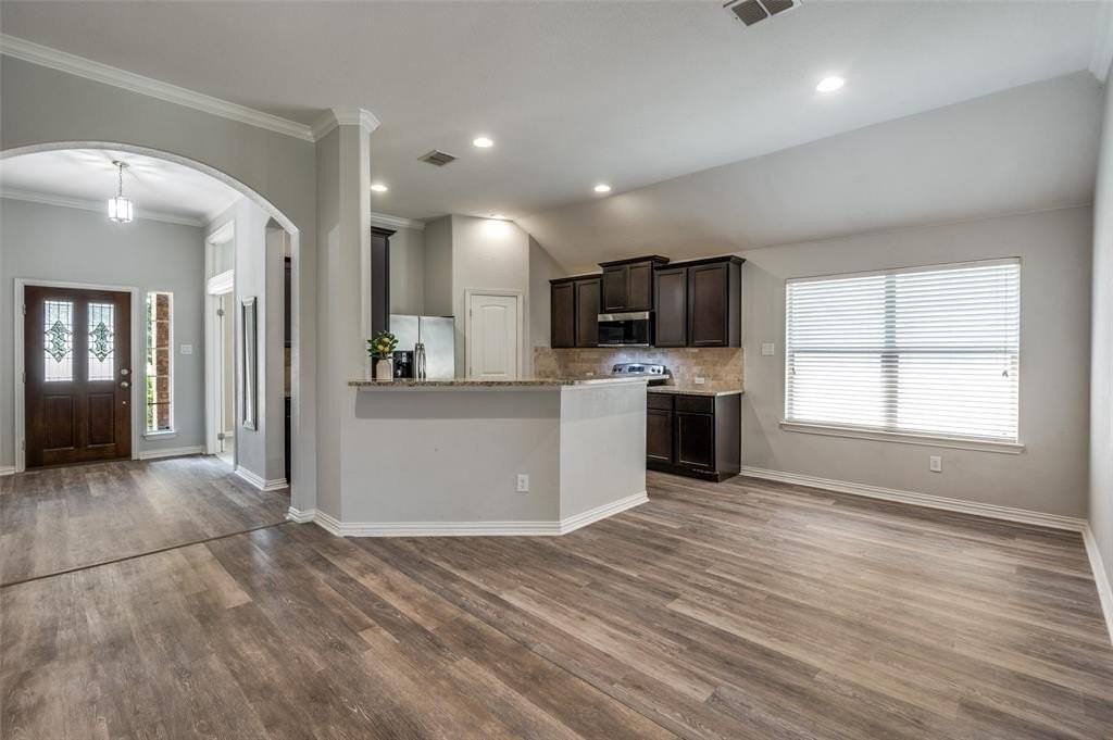 5120 Seashore Ln - Photo 5 of 28