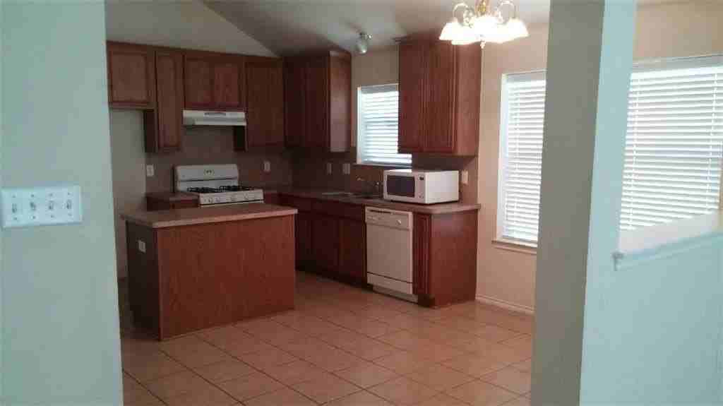 443 Sonoma Dr - Photo 4 of 19