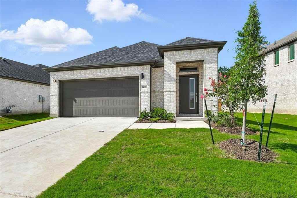 808 Pine Beach Drive - Photo 2 of 18