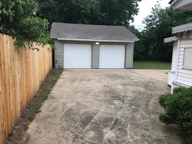 212 Barry Ln - Photo 5 of 30