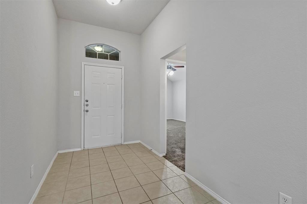 1201 Caroline Dr - Photo 3 of 25