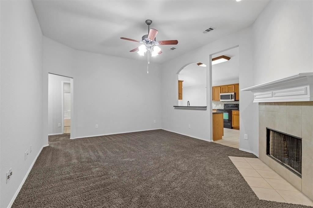 1201 Caroline Dr - Photo 5 of 25