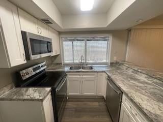 711 Intrepid Dr - Photo 5 of 15