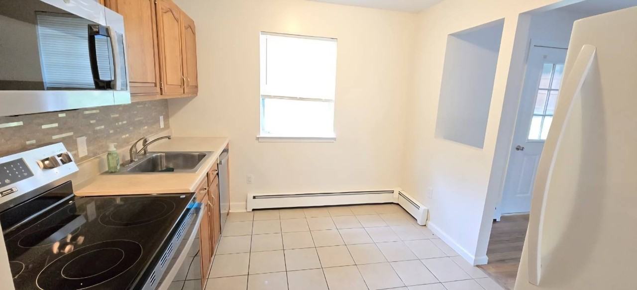 1335 Union Ave #B - Photo 5 of 22