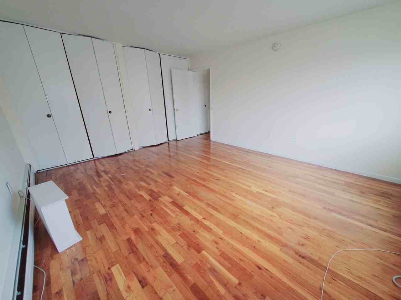 960 Hope St #1 - Photo 3 of 5