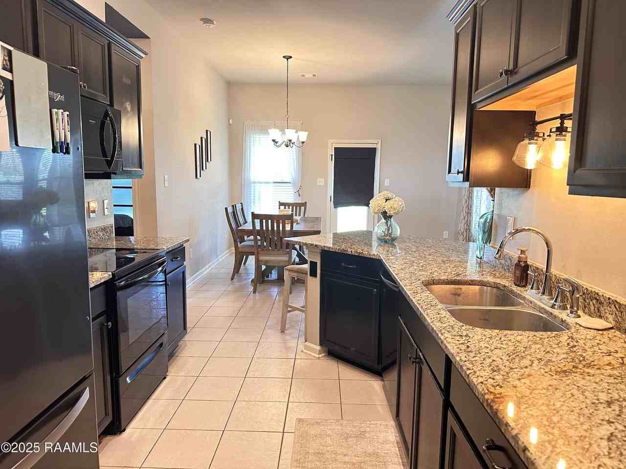 209 Stanwell Ave - Photo 4 of 27