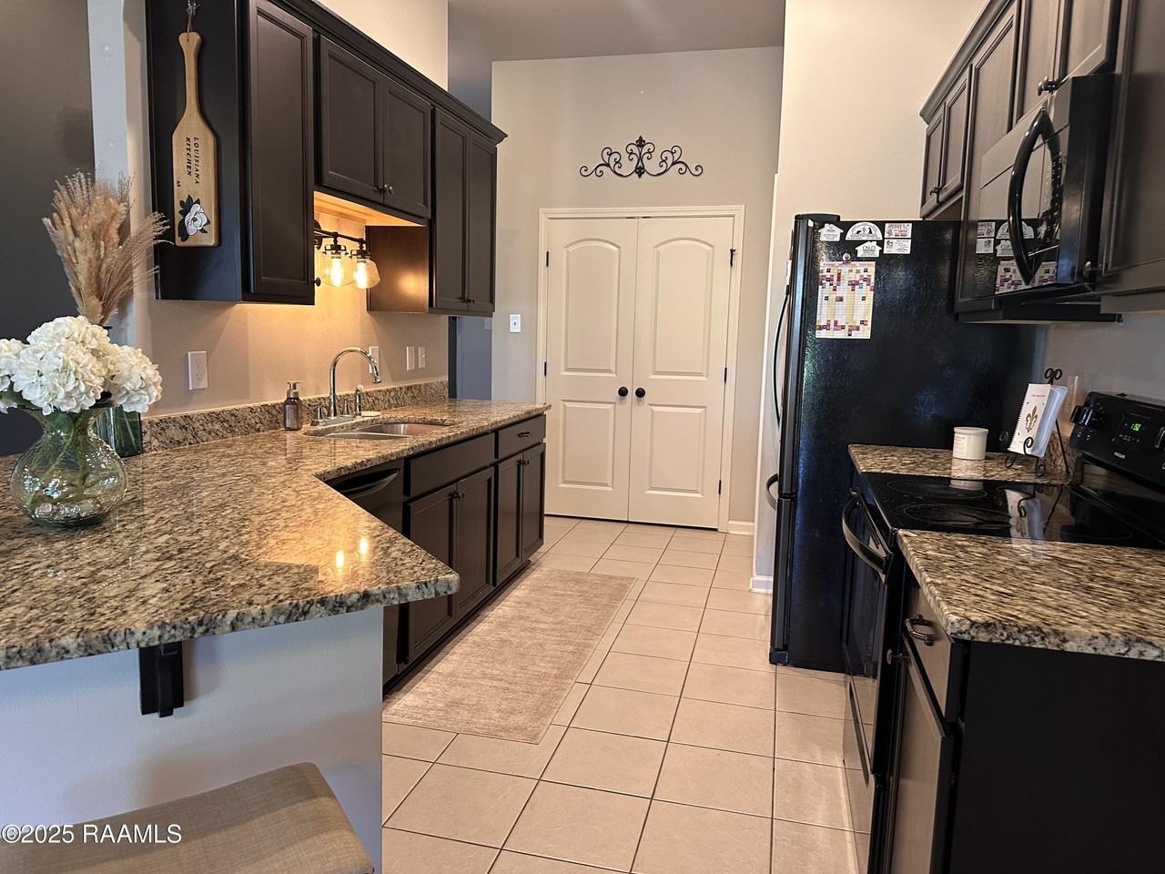 209 Stanwell Ave - Photo 5 of 27