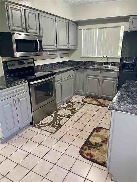 2807 Polk St - Photo 3 of 22