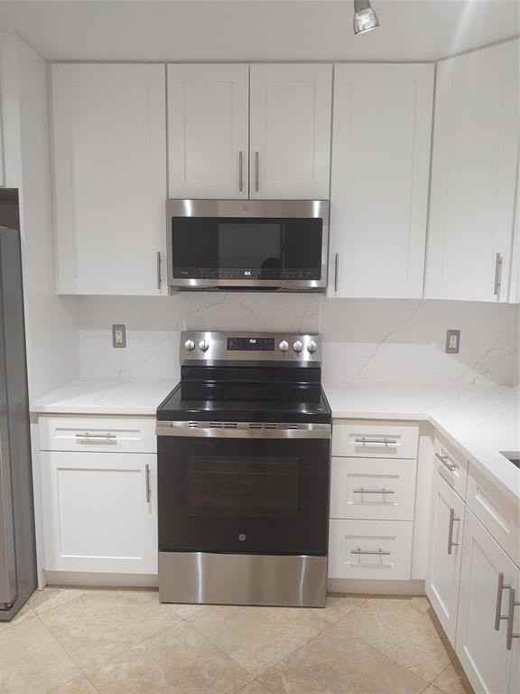 301 Club Circle #103 - Photo 5 of 23