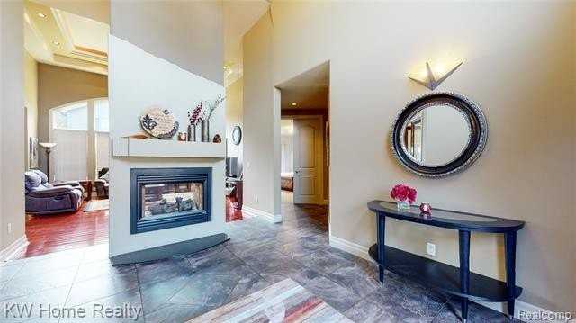 18970 Bedford Dr - Photo 5 of 30