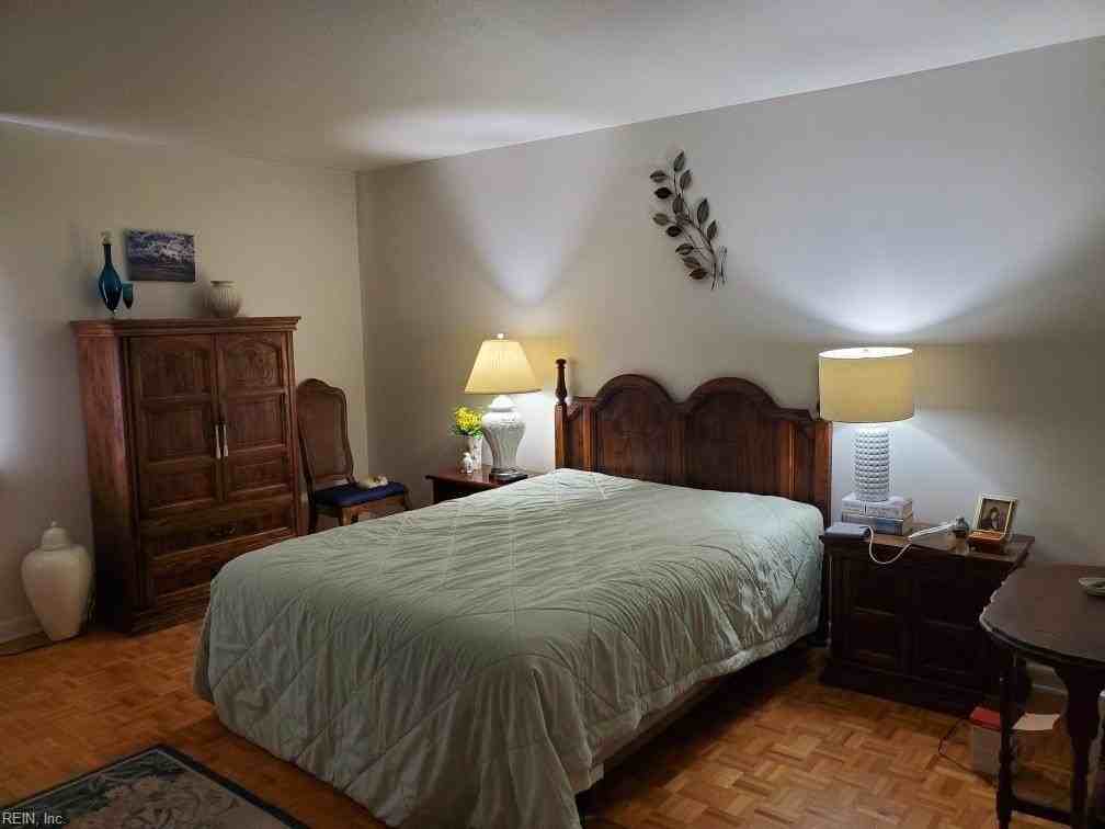 7320 Glenroie Ave #4L - Photo 5 of 6