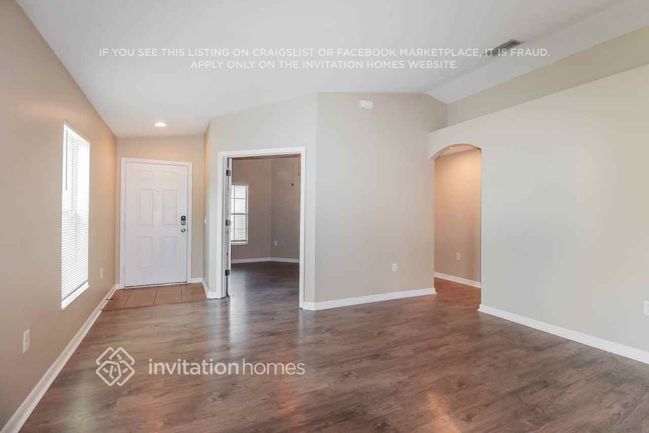 15656 Greyrock Dr - Photo 3 of 17