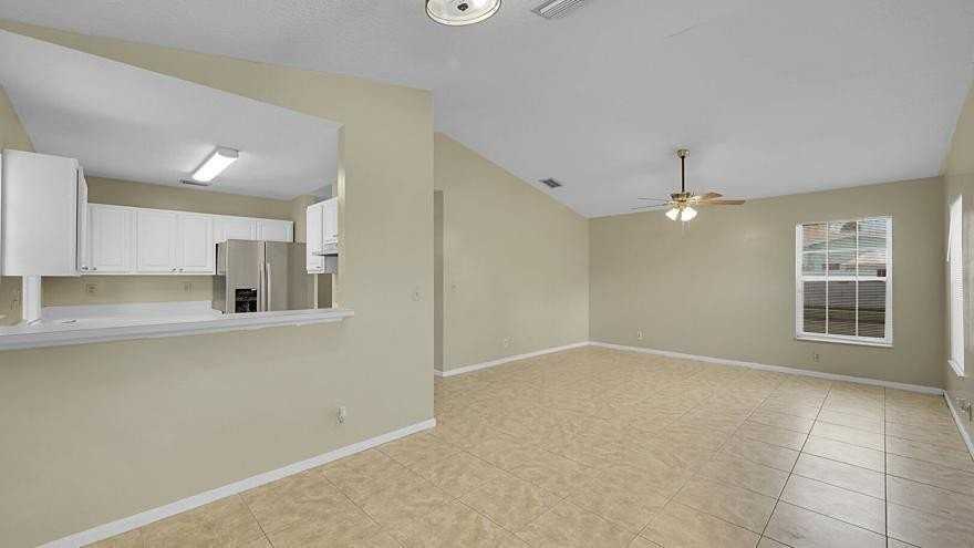 901 10th St - Photo 3 of 16