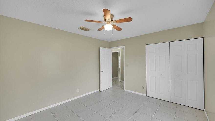 901 10th St - Photo 7 of 16