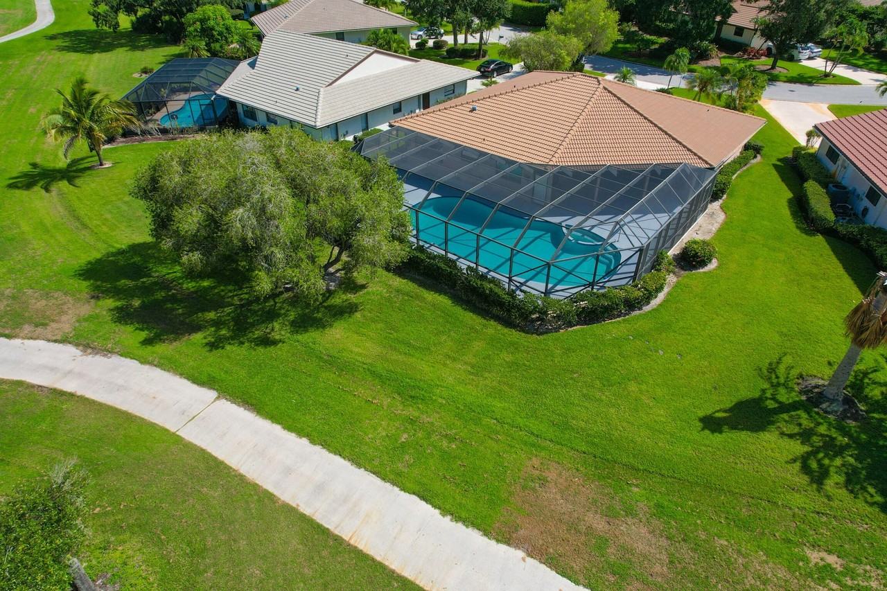 2284 Sw Spoonbill Dr - Photo 2 of 31