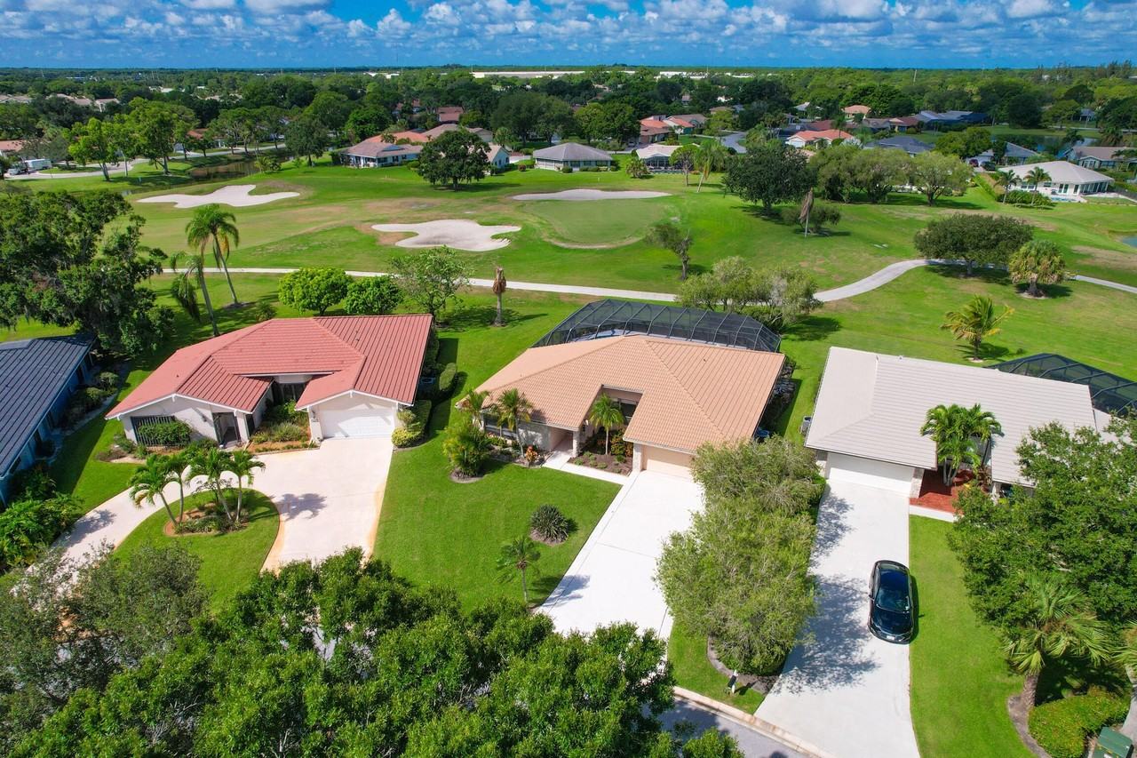 2284 Sw Spoonbill Dr - Photo 4 of 31