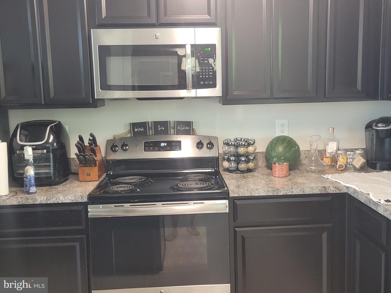 1945 Crepe Myrtle Lane - Photo 5 of 16