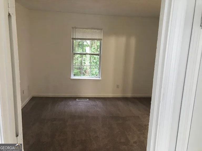 7028 Panda Ln - Photo 7 of 8