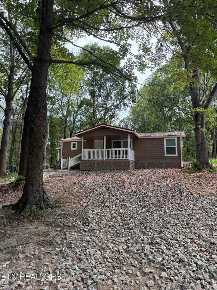 669 Ewing Cemetery Rd - Photo 2 of 17