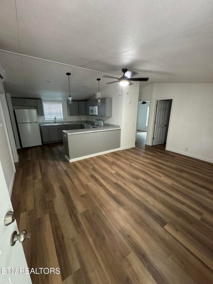 669 Ewing Cemetery Rd - Photo 6 of 17