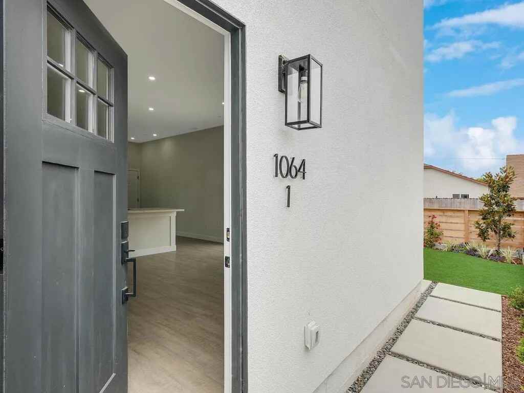 1064 11th Street - Photo 2 of 33