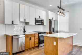 921 Edgley St - Photo 1 of 1